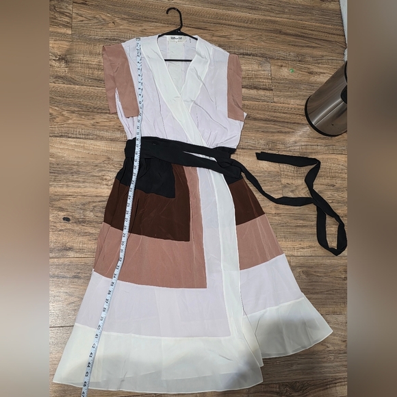 Diane von Furstenberg Ingrid Colour-Block Crepe De Chine Wrap Dress In Multicolo - Picture 14 of 14